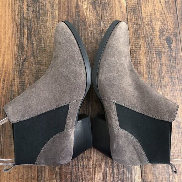 Aquatalia Fionna Ankle Bootie Suede Leather Almond Toe Made in Italy Size 7 Gray - Picture 6 of 16